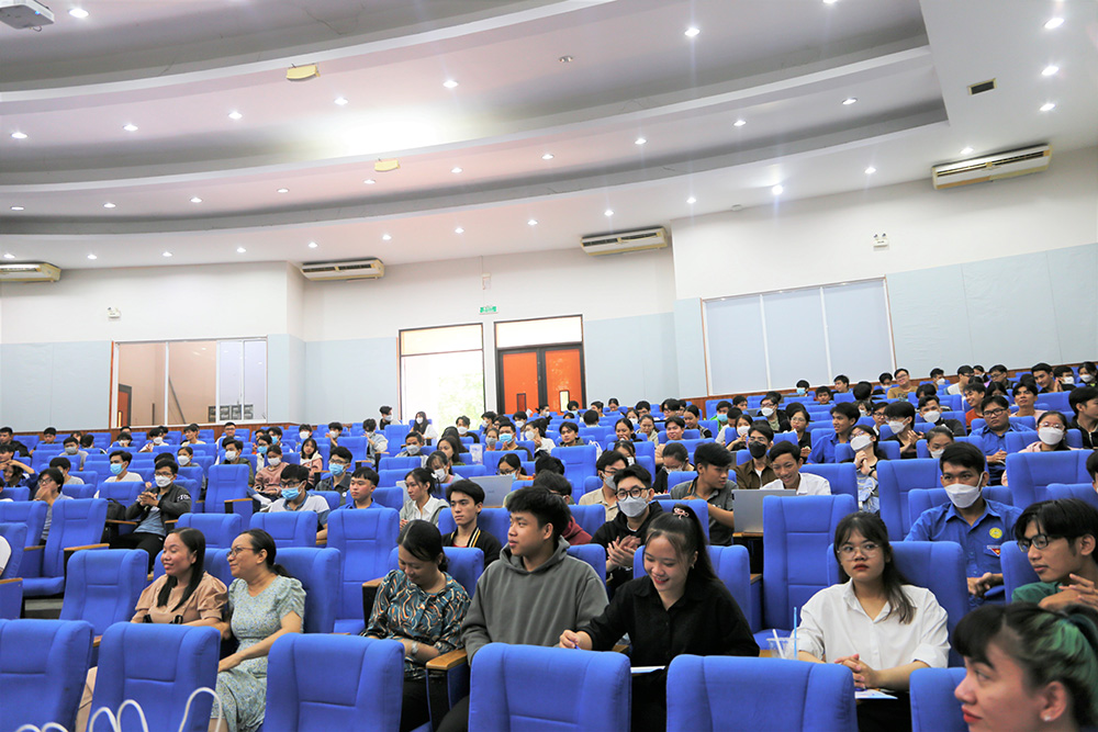 AGU – FUJINET TỔ CHỨC HỘI THẢO “TALK ABOUT YOUR CAREER”