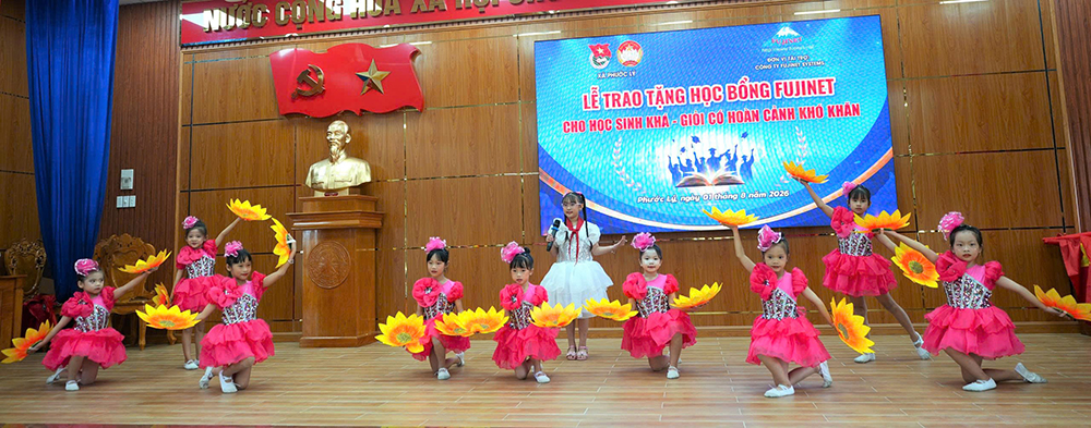 QUỸ HỌC BỔNG FUJINET TRAO 100 SUẤT HỖ TRỢ HỌC SINH KHÓ KHĂN TẠI XÃ PHƯỚC LÝ, TÂY NINH