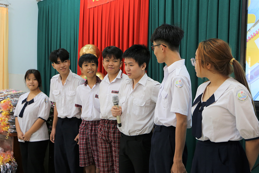 FUJINET TIẾP TỤC HÀNH TRÌNH VÌ GIÁO DỤC TẠI XÃ ĐẢO THẠNH AN